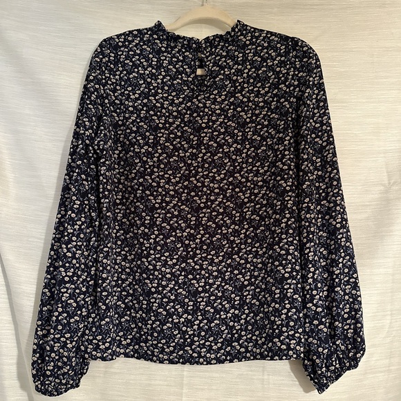 SHEIN medium Ditsy Floral Blouse - Picture 3 of 3